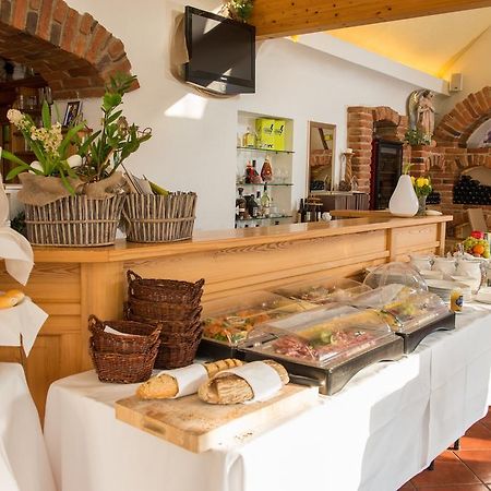 Hotel Restaurant Grune Au Poellau Buitenkant foto