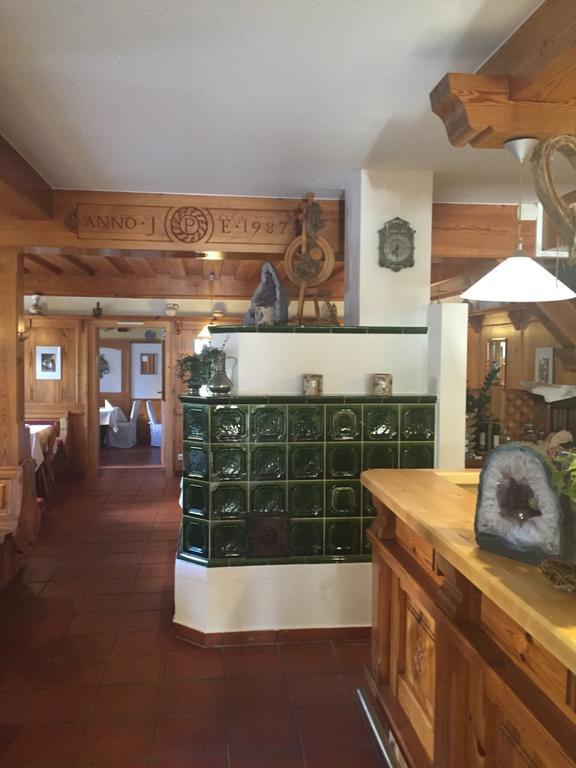 Hotel Restaurant Grune Au Poellau Buitenkant foto