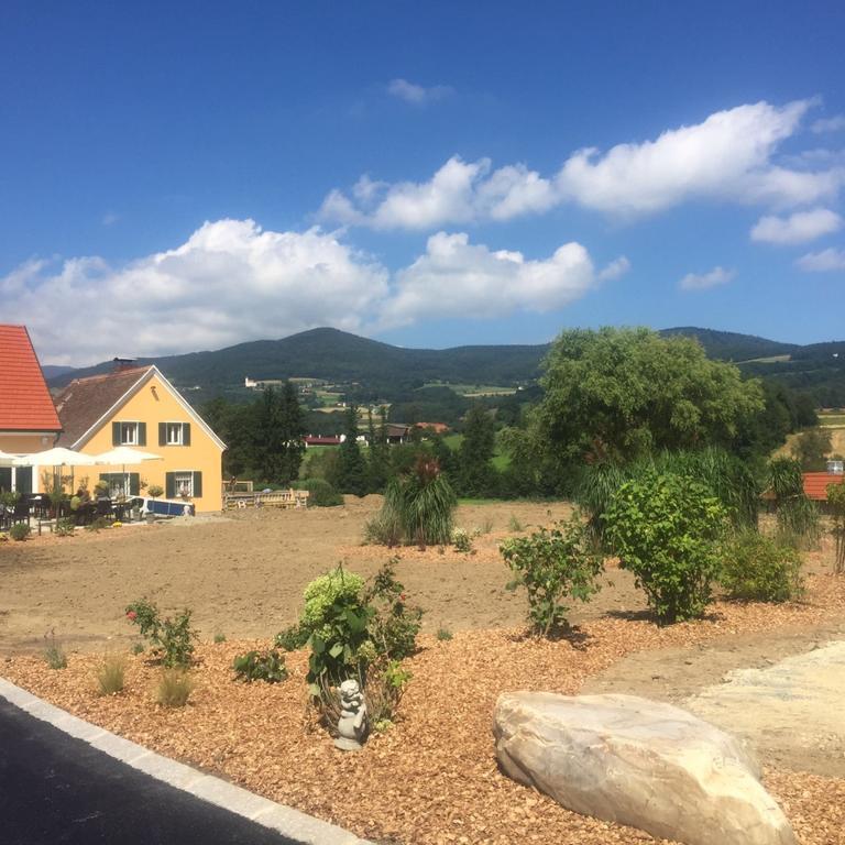 Hotel Restaurant Grune Au Poellau Buitenkant foto