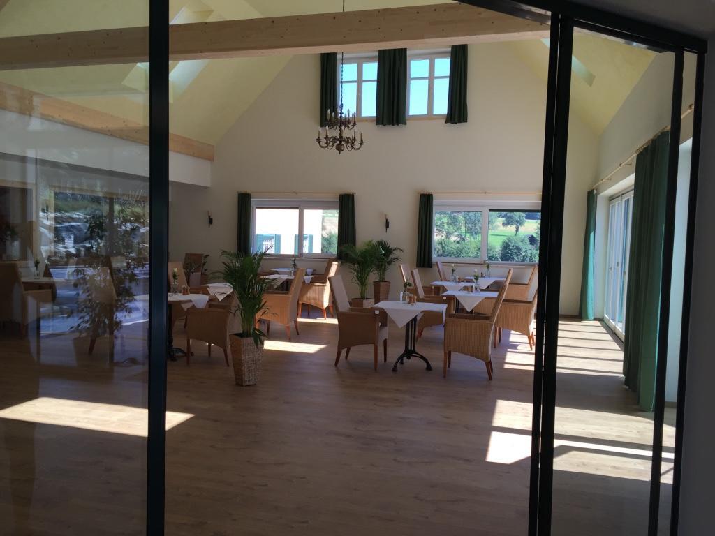 Hotel Restaurant Grune Au Poellau Buitenkant foto
